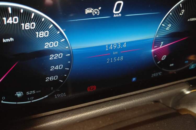 Used Mercedes-Benz GLB 2024 GLB 220 Dynamic Edition Odometer Close Up