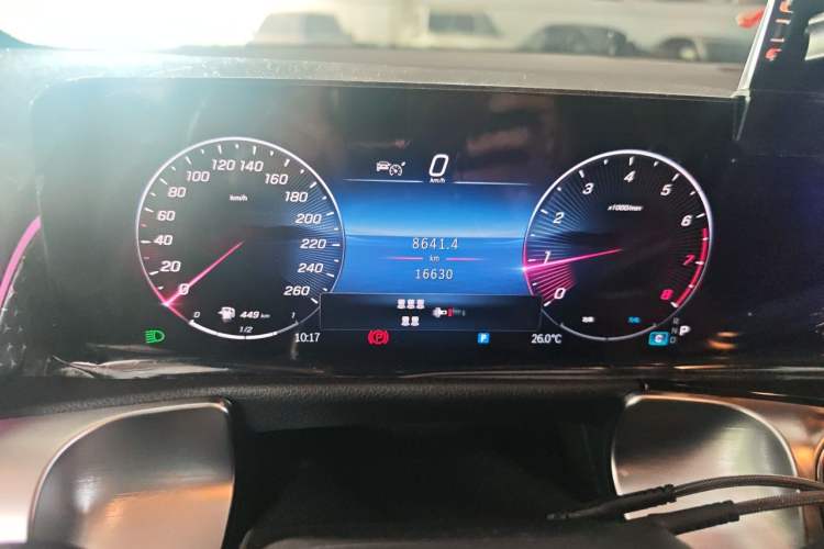 Used Mercedes-Benz GLB 2024 GLB 220 Fashion Model Odometer Close Up