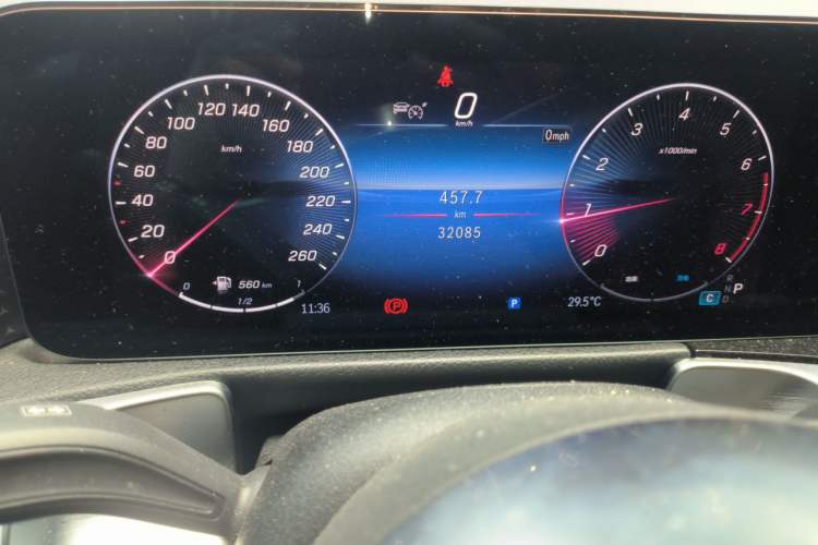 Used Mercedes-Benz GLB 2024 Refresh GLB 220 Dynamic Edition Odometer Close Up