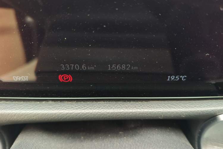 Used Mercedes-Benz GLB 2024 GLB 220 Fashion Model Odometer Close Up