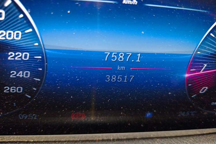 Used Mercedes-Benz GLB 2024 Refresh GLB 220 Dynamic Edition Odometer Close Up