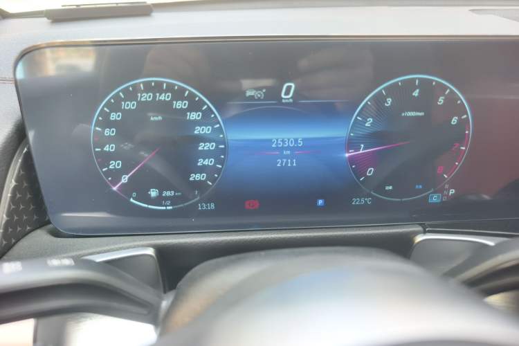 Used Mercedes-Benz GLB 2024 Refresh GLB 220 Dynamic Edition Odometer Close Up