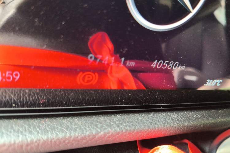 Used Mercedes-Benz GLB 2024 GLB 220 Dynamic Edition Odometer Close Up