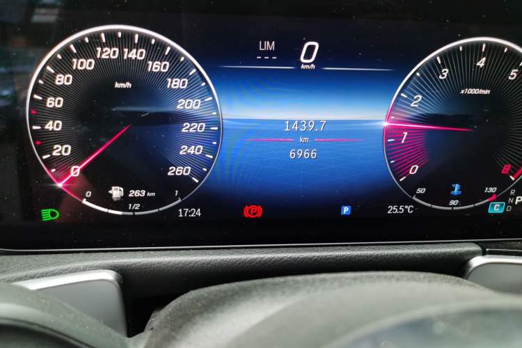 Used Mercedes-Benz GLB 2024-Year Restyled GLB 200 Dynamic Edition Odometer Close Up