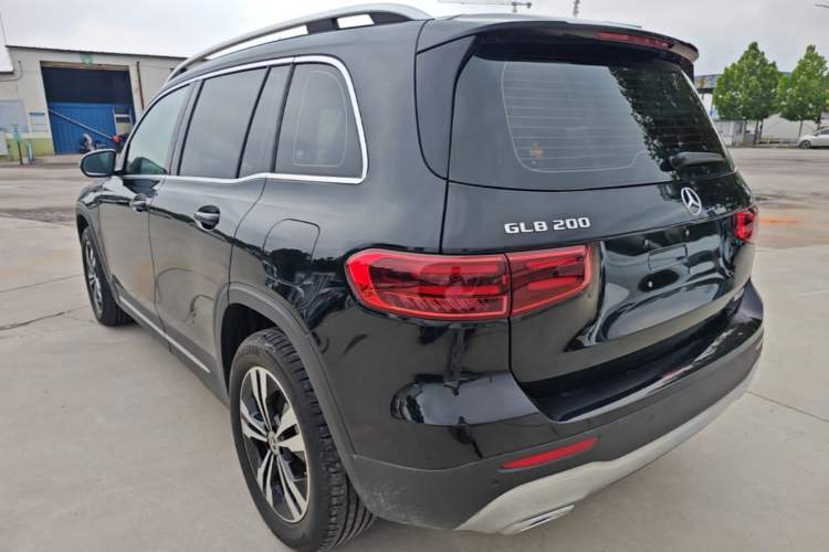 Used Mercedes-Benz GLB 2024-Year Restyled GLB 200 Dynamic Edition Rear Left 45 Deg