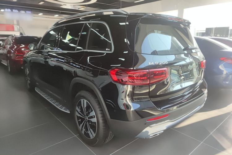 Used Mercedes-Benz GLB 2024 GLB 200 Fashion Model Rear Left 45 Deg