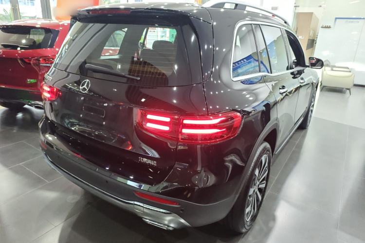 Used Mercedes-Benz GLB 2024 GLB 220 Fashion Model Rear Right 45 Deg