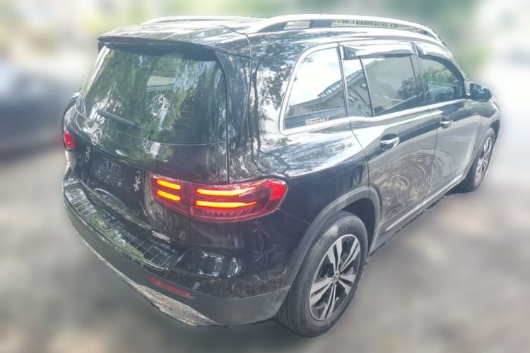 Used Mercedes-Benz GLB 2024-Year Restyled GLB 200 Dynamic Edition Rear Right 45 Deg