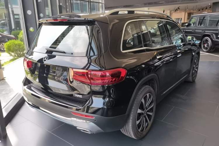 Used Mercedes-Benz GLB 2024 GLB 220 Fashion Model Rear Right 45 Deg