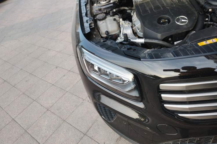 Used Mercedes-Benz GLB 2024 GLB 200 Fashion Model Right Front Headlight