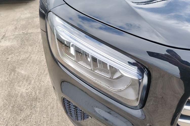 Used Mercedes-Benz GLB 2024-Year Restyled GLB 200 Dynamic Edition Right Front Headlight