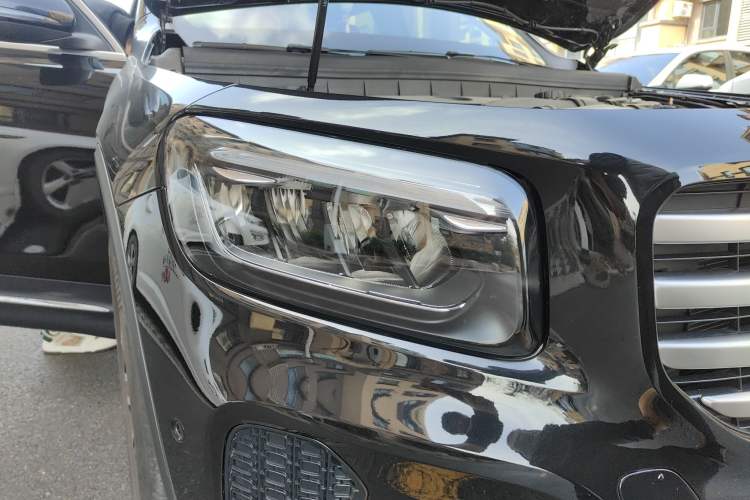 Used Mercedes-Benz GLB 2024 Refresh GLB 220 Dynamic Edition Right Front Headlight