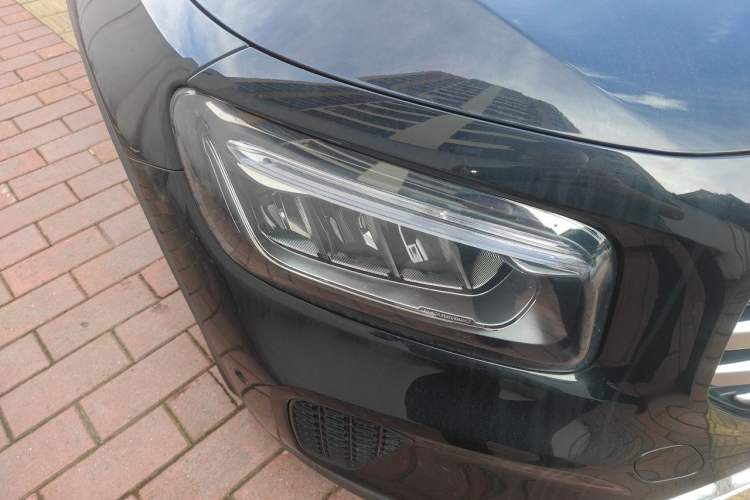 Used Mercedes-Benz GLB 2024 GLB 200 Fashion Model Right Front Headlight