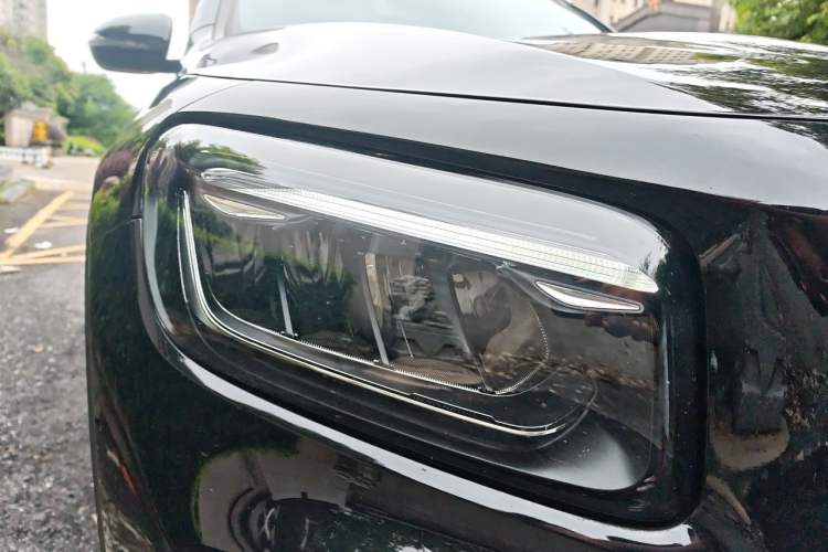 Used Mercedes-Benz GLB 2024-Year Restyled GLB 200 Dynamic Edition Right Front Headlight