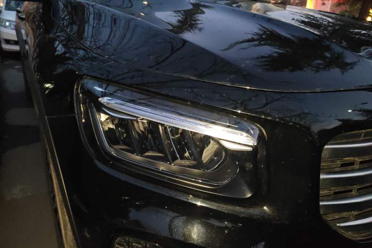 Used Mercedes-Benz GLB 2024 GLB 220 Dynamic Edition Right Front Headlight