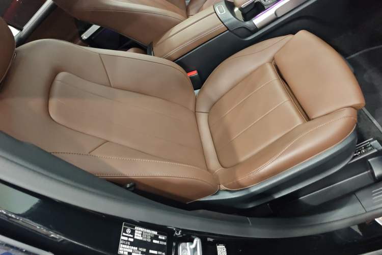 Used Mercedes-Benz GLB 2024 GLB 220 Fashion Model Right Front Seat