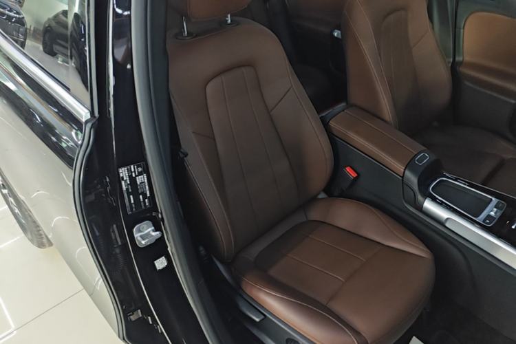 Used Mercedes-Benz GLB 2024 Refresh GLB 220 Dynamic Edition Right Front Seat