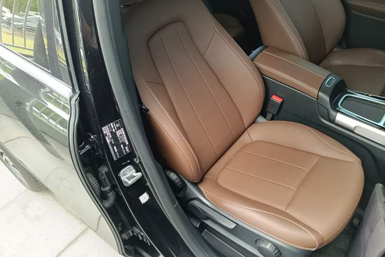 Used Mercedes-Benz GLB 2024 Refresh GLB 220 Dynamic Edition Right Front Seat