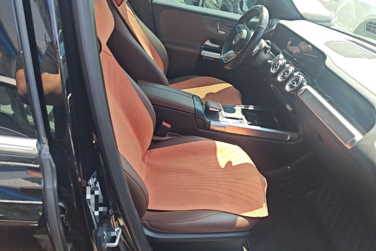 Used Mercedes-Benz GLB 2024 GLB 220 Fashion Model Right Front Seat