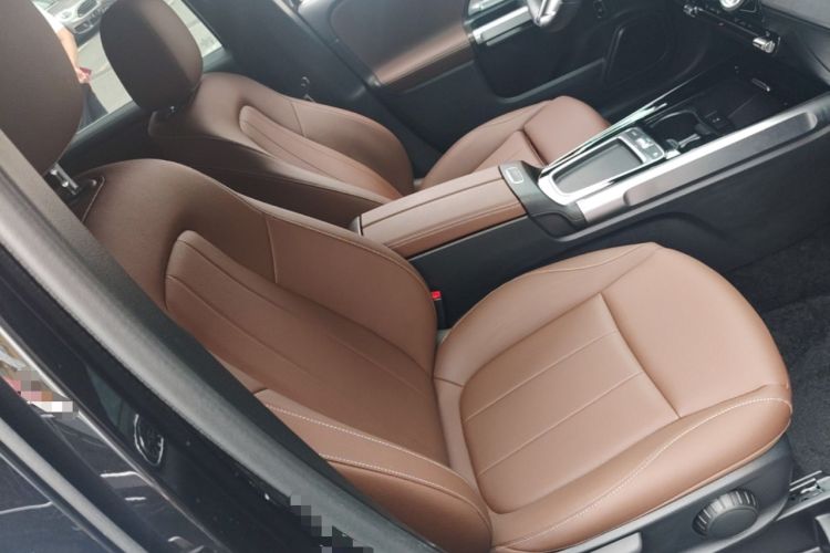 Used Mercedes-Benz GLB 2024 Refresh GLB 220 Dynamic Edition Right Front Seat