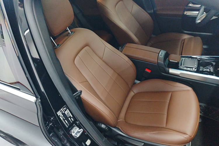 Used Mercedes-Benz GLB 2024 GLB 220 Dynamic Edition Right Front Seat