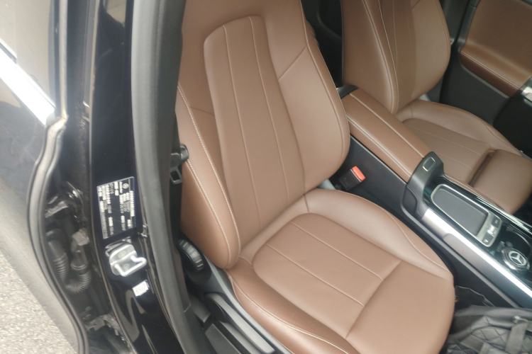 Used Mercedes-Benz GLB 2024-Year Restyled GLB 200 Dynamic Edition Right Front Seat