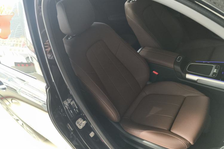Used Mercedes-Benz GLB 2024 Refresh GLB 220 Fashion Edition Right Front Seat