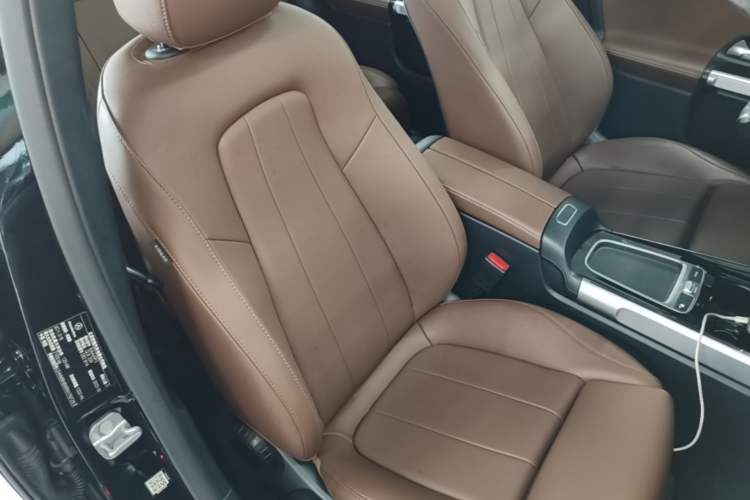 Used Mercedes-Benz GLB 2024 GLB 200 Dynamic Edition Right Front Seat