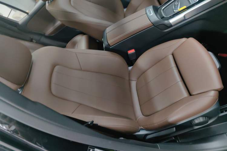 Used Mercedes-Benz GLB 2024 GLB 200 Dynamic Edition Right Front Seat