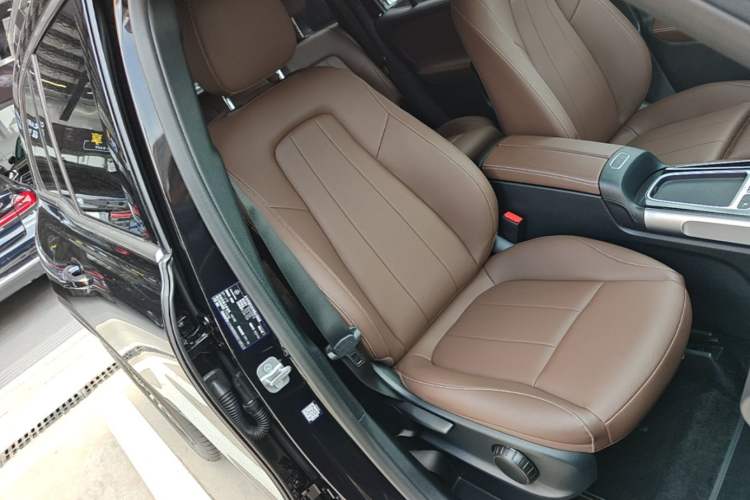 Used Mercedes-Benz GLB 2024 Refresh GLB 220 Dynamic Edition Right Front Seat