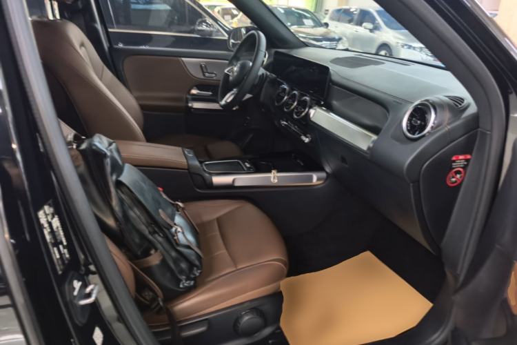 Used Mercedes-Benz GLB 2024 GLB 200 Fashion Model Right Front Seat