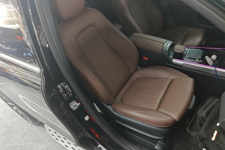 Used Mercedes-Benz GLB 2024 GLB 220 Fashion Model Right Front Seat