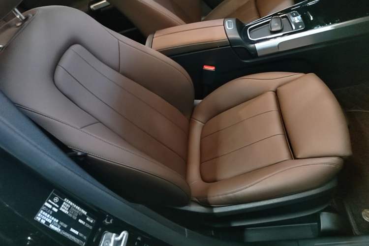 Used Mercedes-Benz GLB 2024 Refresh GLB 220 Fashion Edition Right Front Seat