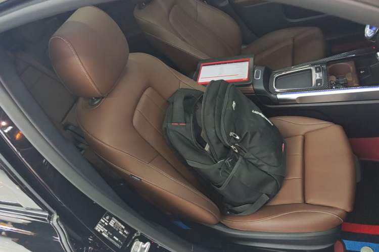 Used Mercedes-Benz GLB 2024-Year Restyled GLB 220 4MATIC Right Front Seat