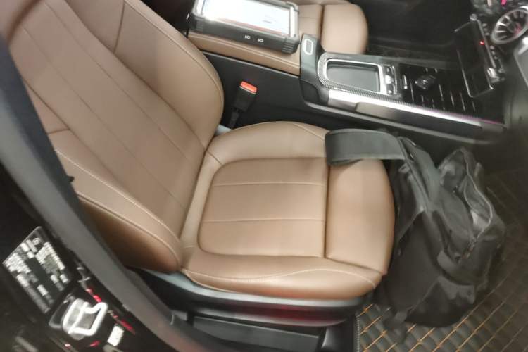 Used Mercedes-Benz GLB 2024-Year Restyled GLB 220 4MATIC Right Front Seat