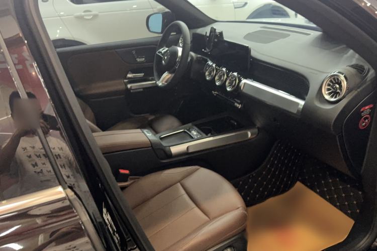 Used Mercedes-Benz GLB 2024 Refresh GLB 220 Dynamic Edition Right Front Seat