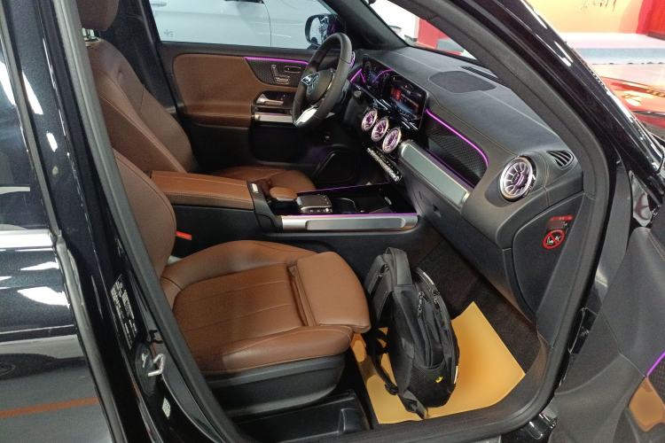 Used Mercedes-Benz GLB 2024 GLB 220 Fashion Model Right Front Seat
