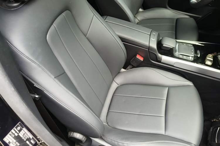 Used Mercedes-Benz GLB 2024 GLB 220 Dynamic Edition Right Front Seat