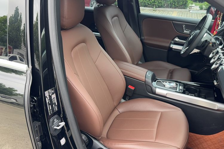 Used Mercedes-Benz GLB 2024 GLB 200 Dynamic Edition Right Front Seat