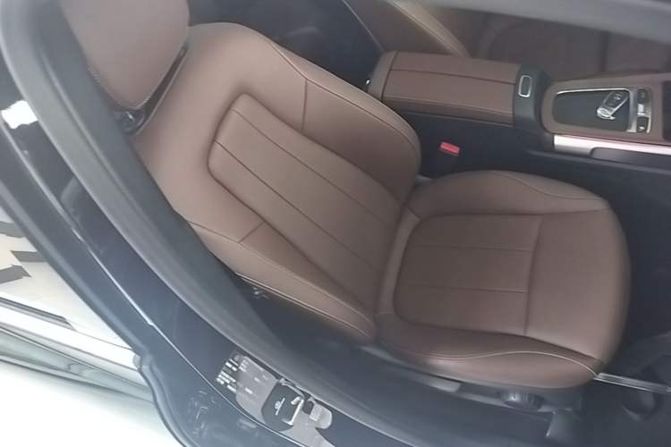 Used Mercedes-Benz GLB 2024 Refresh GLB 220 Dynamic Edition Right Front Seat