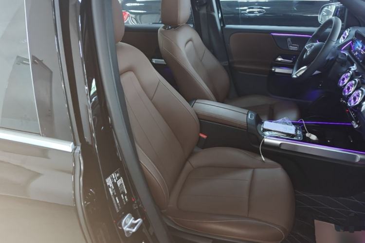 Used Mercedes-Benz GLB 2024 Refresh GLB 220 Dynamic Edition Right Front Seat