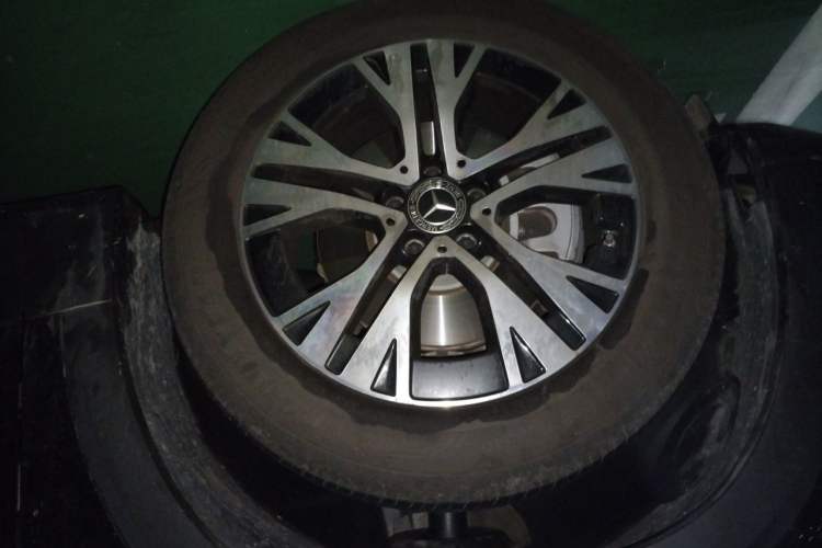Used Mercedes-Benz GLB 2024 Refresh GLB 220 Dynamic Edition Right Front Wheel Hub