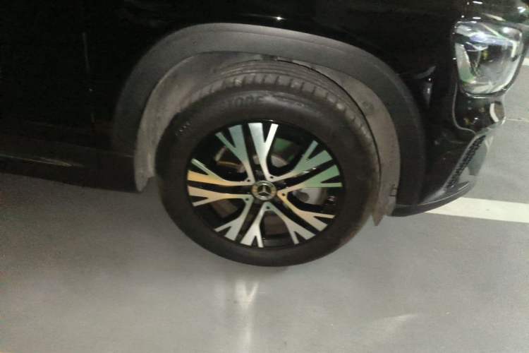 Used Mercedes-Benz GLB 2024 GLB 220 Dynamic Edition Right Front Wheel Hub