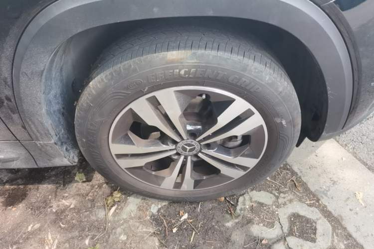 Used Mercedes-Benz GLB 2024-Year Restyled GLB 200 Dynamic Edition Right Front Wheel Hub