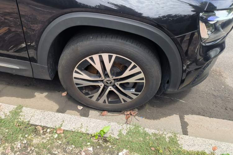 Used Mercedes-Benz GLB 2024 Refresh GLB 220 Dynamic Edition Right Front Wheel Hub