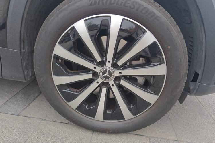Used Mercedes-Benz GLB 2024 GLB 220 Fashion Model Right Front Wheel Hub