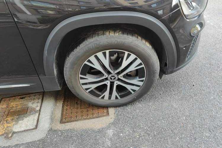 Used Mercedes-Benz GLB 2024 Refresh GLB 220 Dynamic Edition Right Front Wheel Hub