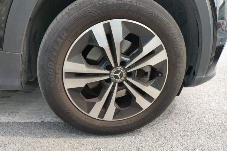 Used Mercedes-Benz GLB 2024-Year Restyled GLB 200 Dynamic Edition Right Front Wheel Hub