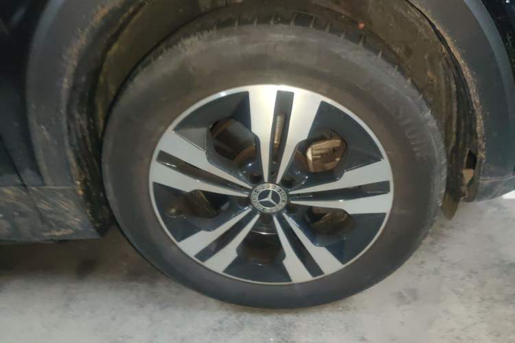 Used Mercedes-Benz GLB 2024-Year Restyled GLB 200 Dynamic Edition Right Front Wheel Hub