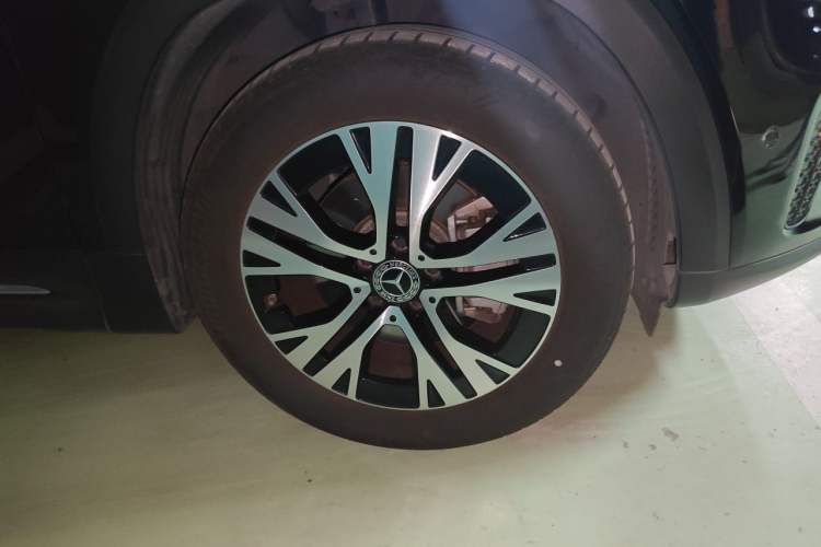 Used Mercedes-Benz GLB 2024 Refresh GLB 220 Dynamic Edition Right Front Wheel Hub